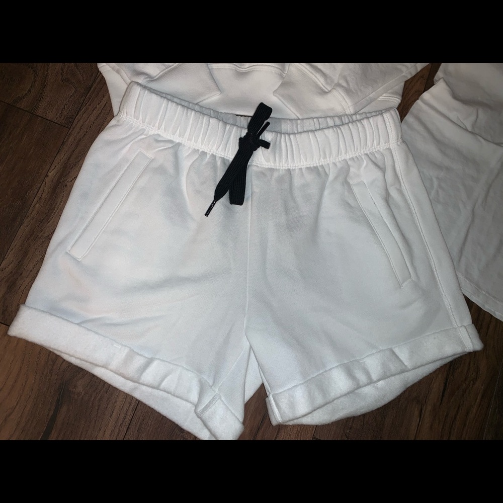 ❌SOLD❌NEW VS PINK size XS Rainbow Logo Shorts&Crew - Picture 4 of 6